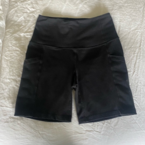 Zella black biker shorts with pockets size small - Picture 1 of 5